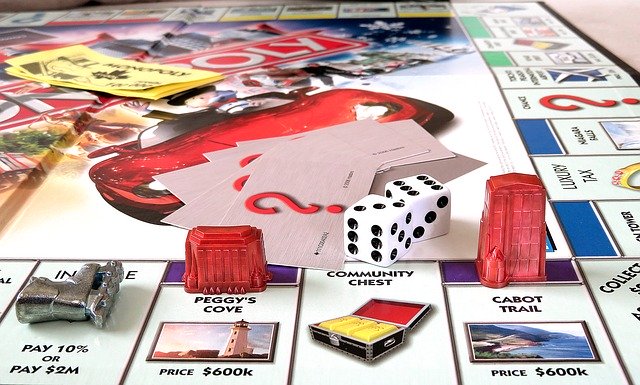 モノポリーなどのボードゲームで遊ぶメリット