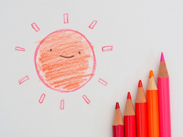 色鉛筆でかいた太陽の絵